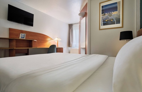 Les Ulis Hotel | Kyriad Les Ulis
