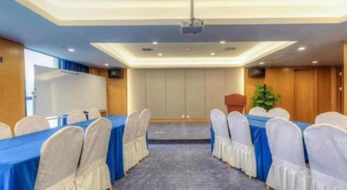 Weiyang House | Kyriad Marvelous Hotel·Xi'an North High-speed Railway Station