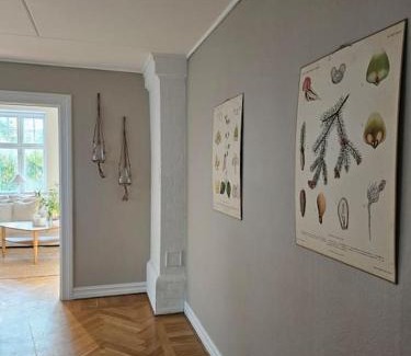 Gislov Apartment | Lärarinnabostad i vacker byskola