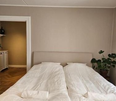 Gislov Apartment | Lärarinnabostad i vacker byskola