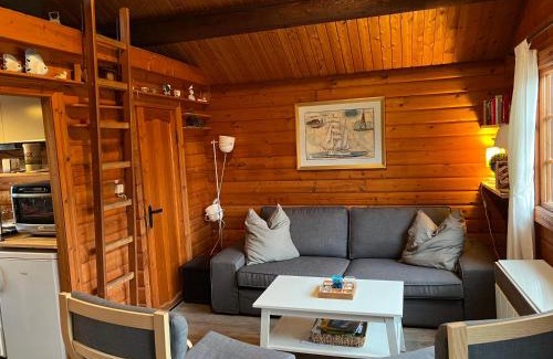 Neufeld House | Lüttje Koje