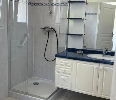 Le Minihic-sur-Rance Apartment | " L'Échappée Bleue " Studio tout équipé proche Rance
