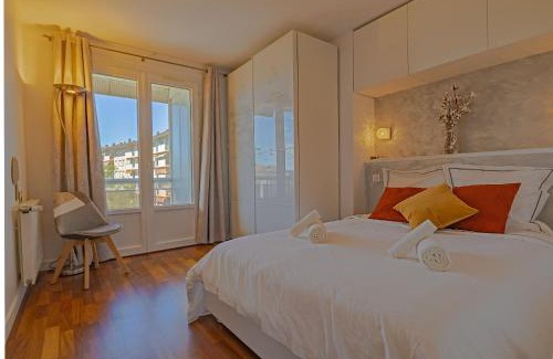 Annecy Apartment | L'échappee du 36 - 4 chambres dans le Triangle d'Or à 100m du lac, parking gratuit
