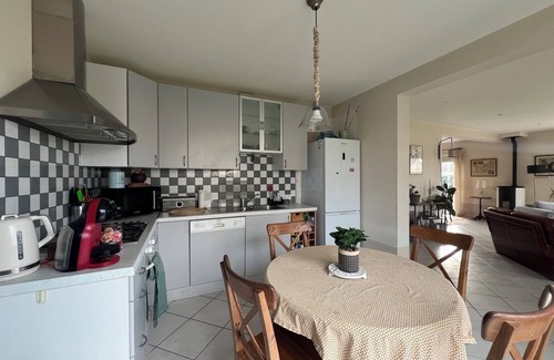 Gouville-sur-Mer House | L'écrin salin family home