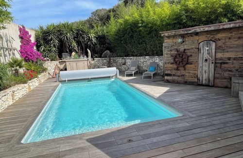 Gurgazu Villa | L'Abri des flots, L'Abri des flots