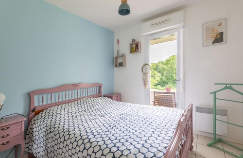Urt Apartment | L'Adour - Appt avec terrasse vue montagne