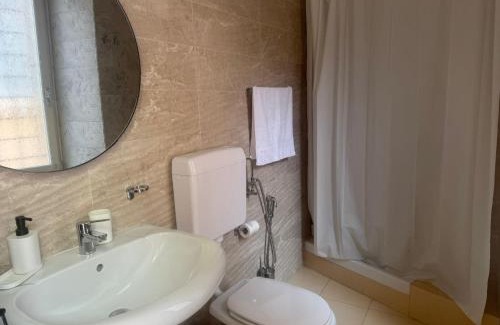 Citta Bassa House | L'affaire du Collier