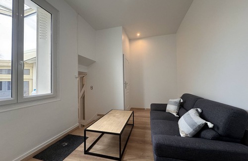 Ecommoy Apartment | L'Agréable - Suite - Circuit - Rêve au Mans