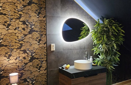 Bouillon House | L'alcôve de Ide, Chambre de Luxe de 68m²
