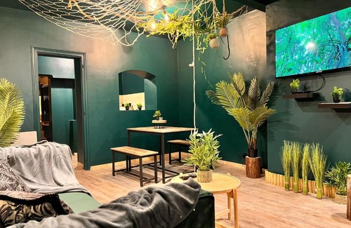 Boulogne-Centre Apartment | L'Amazonia - Private spa