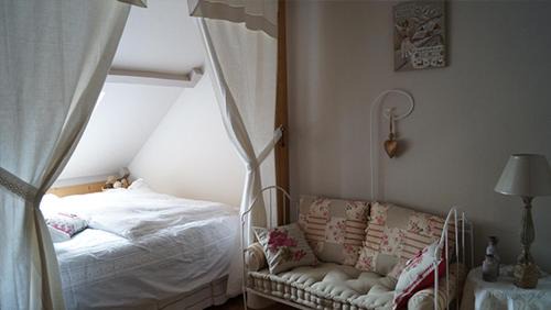 Besain House | L'Ancienne Cure