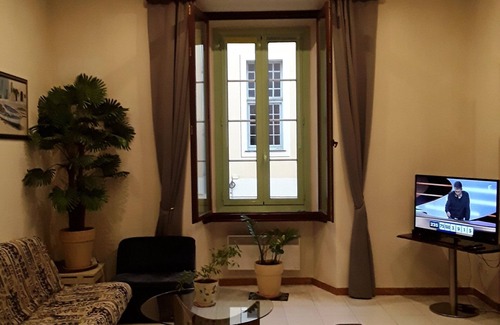 Old Town Condo | L'anthurium de L'opéra