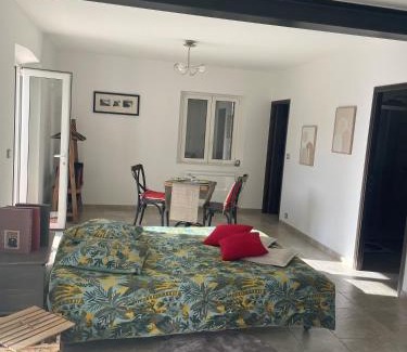 Paradou Bed & Breakfast | L'appart Thé - Charme discret au coeur des Alpilles