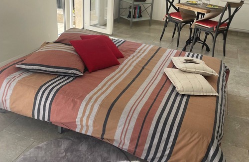 Paradou Bed & Breakfast | L'Appart-Thé - Discreet charm in the heart of Alpilles