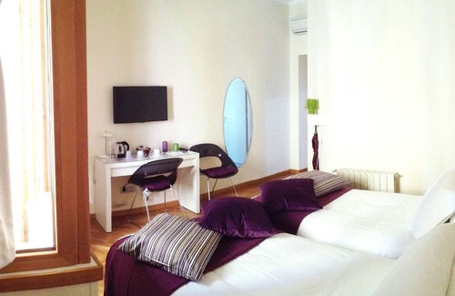 Salario Bed & Breakfast | L'Appartamento Romano - brand new and luminous B&B in the center of Rome