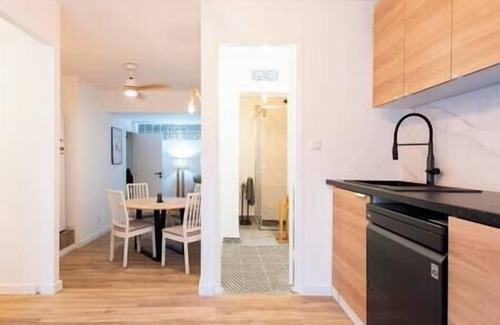Foz do Douro Apartment | L'Atelier - Warm Porto Loft