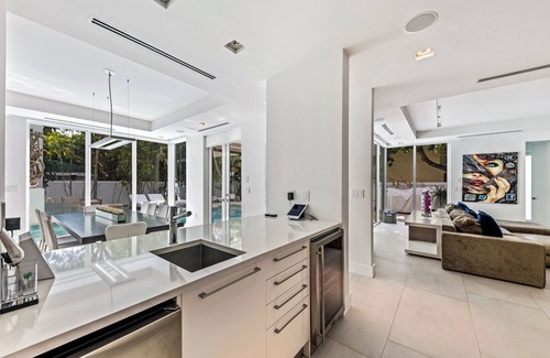 Galt Mile House | L'atlantic Chic