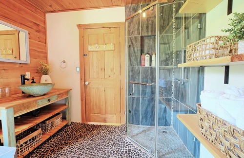 Wakefield Bed & Breakfast | L'Auberge des Collines Private Escape For Two