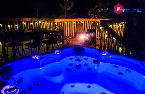 Pont-Rouge House | L'Aurore Boréale de Portneuf/Private SPA Pool Sauna Billiards
