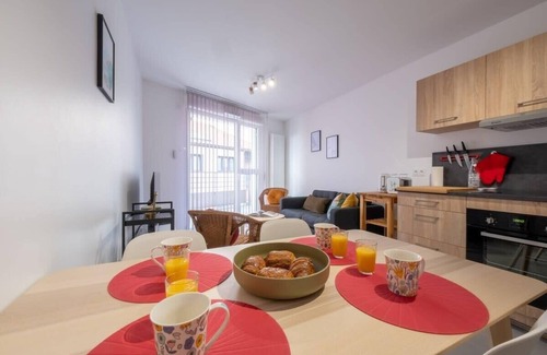 Annecy Apartment | L'Enecy Charming apartment downtown Annecy with garage