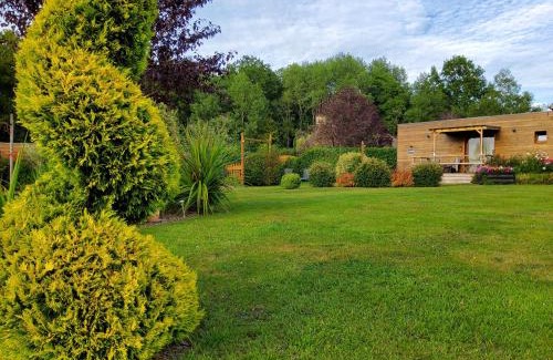 Courtonne-la-Meurdrac Bed & Breakfast | L' Ensoleillée Au Doux Refuge