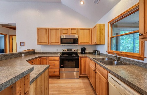 Southern Shores House | L'ESCALE - Soak in the summer sun this oceanside 4 BR home!