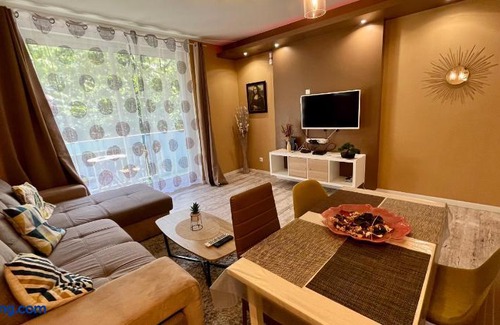 Republique Apartment | L'Etincelant - Climatisation - 4 pers - Rêve au Mans