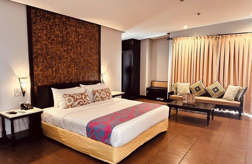 Bacolod Hotel | L'Fisher Chalet