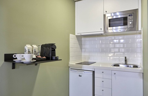 Barrio de La Latina Apartment | L&H La Latina