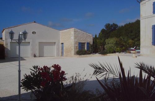 Port-d'Envaux Bed & Breakfast | L'Oasis