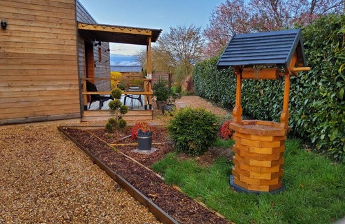 Courtonne-la-Meurdrac Bed & Breakfast | L’Ombragée Au Doux Refuge