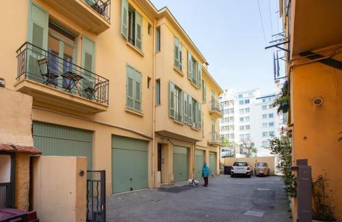 Lazaret Apartment | L46 2P Port, 2min du Cap et 5 du port/CLIM & WIFI