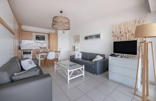 La Baule-Escoublac Apartment | La Baule beach 30m away and close to all amenities