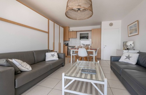 La Baule-Escoublac Apartment | La Baule beach 30m away and close to all amenities