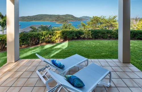 Hamilton Island House | La Bella Waters 1 Wide Reaching Ocean Views And Buggy