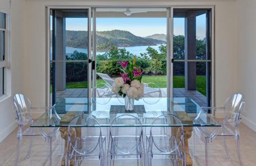 Hamilton Island House | La Bella Waters 1 Wide Reaching Ocean Views And Buggy
