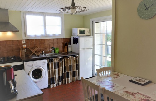 Saint-Palais-sur-Mer House | La Belle Bleue, house with garden 300 meters from the beach