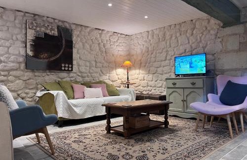 Chinon House | La Bergerie- Beautiful barn conversion in Chinon, Loire Valley