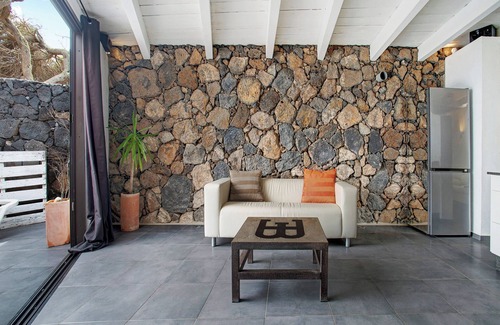 Haria Villa | La Bodeguita - House on a Volcano with a Guitar