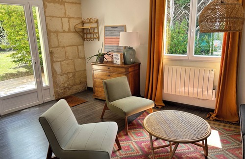 Galgon House | La Bohème: Gîte with swimming pool 20 minutes from Saint-Emilion. Dogs welcome.