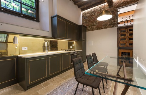 Oltrarno Apartment | La Bottega del Ferro by Mmega