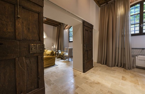 Oltrarno Apartment | La Bottega del Ferro by Mmega