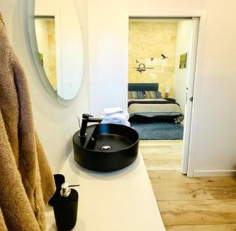 La Celle-sous-Gouzon Villa | La Bulle Médocaine villa élégante avec jaccuzy privé