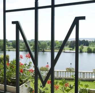 Joigny Hotel | La Côte Saint Jacques
