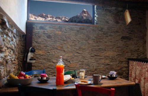 Capo di Ponte Bed & Breakfast | La Ca dei FÜ