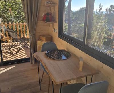 Nord Bed & Breakfast | La Cabane Aixoise Piscine & Jacuzzi