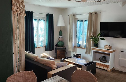 Froidfond House | La Cabane de Mègue