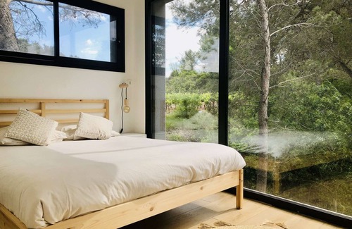 Durban-Corbieres House | La Cabane /Mur de Verre XXL /Vue. #demeureinsolite