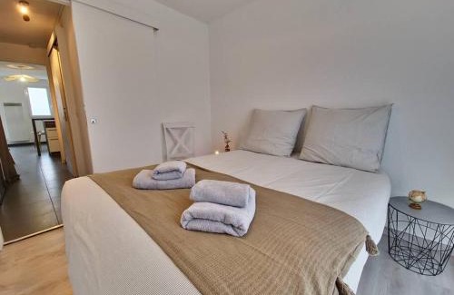 Trevignon Apartment | La cabine du Port, cosy, vue mer, plage à 100m
