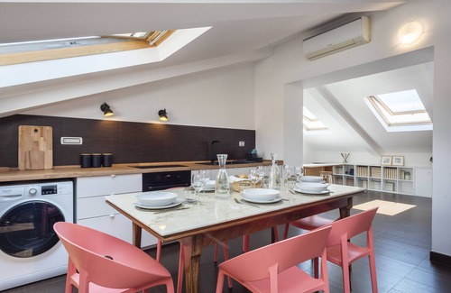 Naples City Centre Apartment | La Camera Chiara - Mansarda in Via Duomo